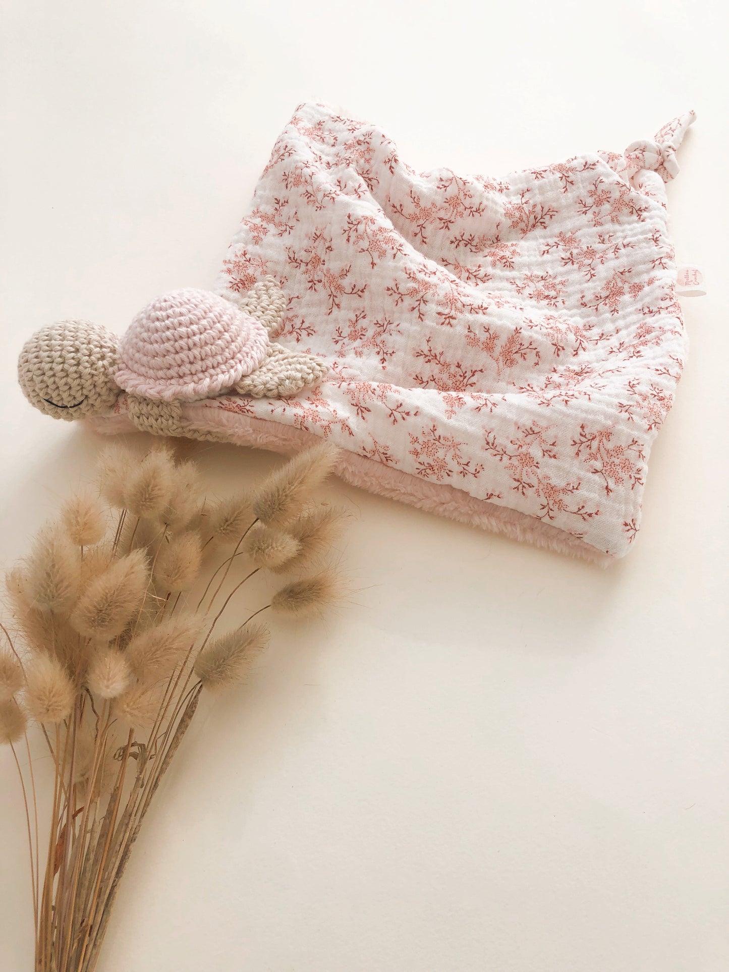 Doudou tortue personnalisé au crochet bébé
