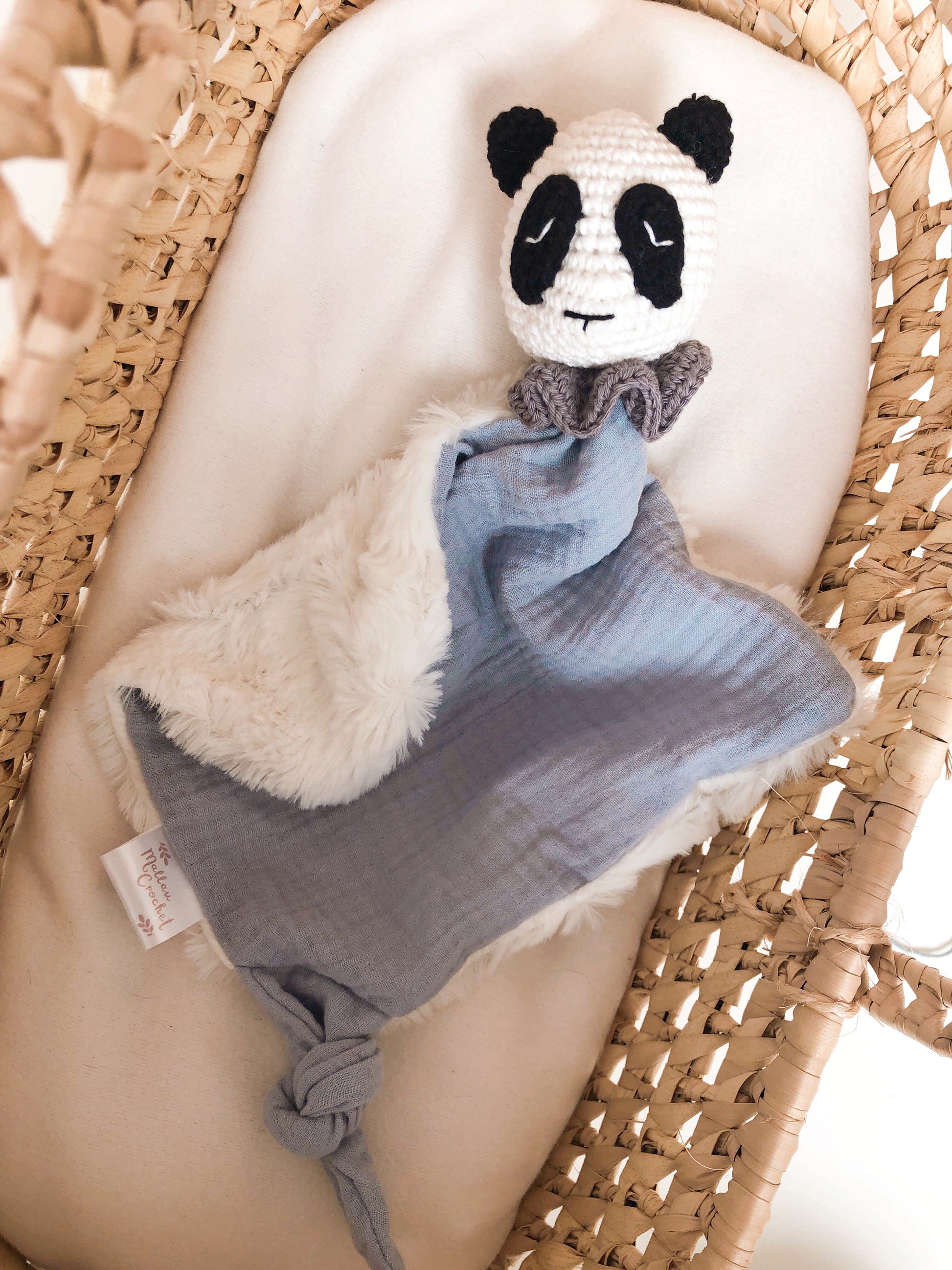 Doudou panda personnalisé au crochet, doudou lange